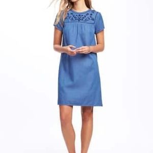 Old Navy Blue Chambray Embroidered Shift Dress XS